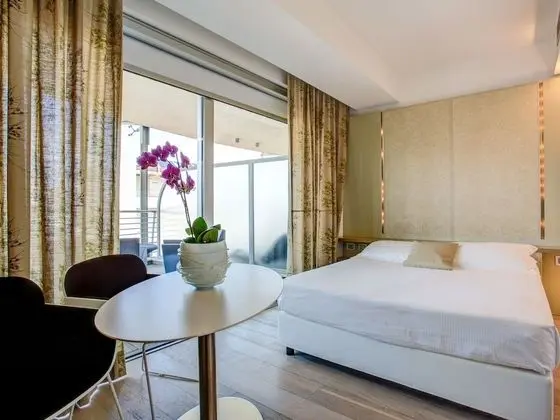 Comfort Büyük Yataklı Tek Kişilik Oda, Teras (Junior)