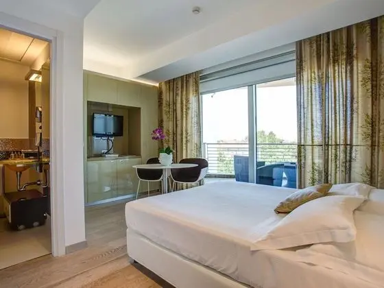 Comfort Büyük Yataklı Tek Kişilik Oda, Teras (Junior)