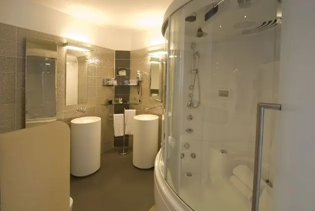 Comfort Üç Kişilik Oda, Teras, Bahçeli