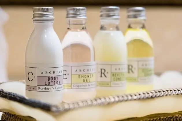 Standard Oda, 1 Büyük (Queen) Boy Yatak, Engellilere Uygun (Bathtub)