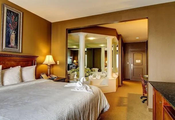 Süit, 1 En Büyük (King) Boy Yatak, Sıcak Su Küveti