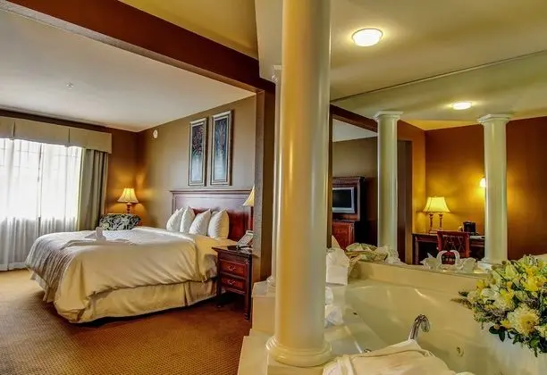 Süit, 1 En Büyük (King) Boy Yatak, Sıcak Su Küveti