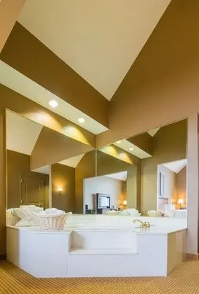 Süit, 1 En Büyük (King) Boy Yatak, Sıcak Su Küveti