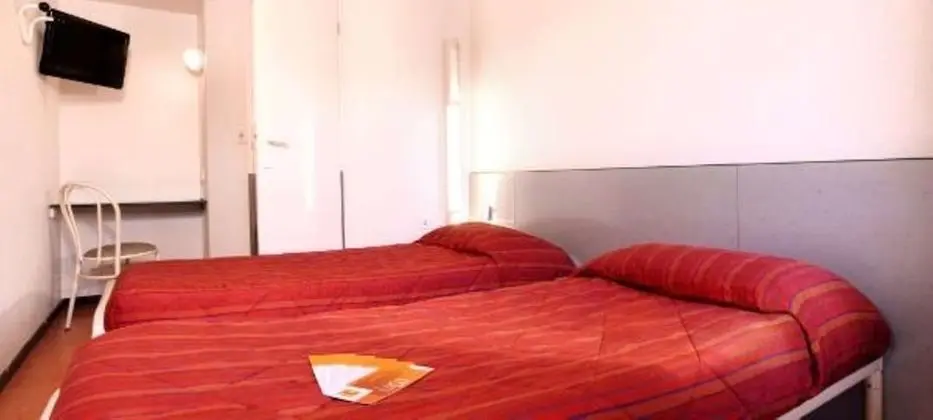 Standard Oda, Birden Çok Yatak (1 Double and 1 Single bed)