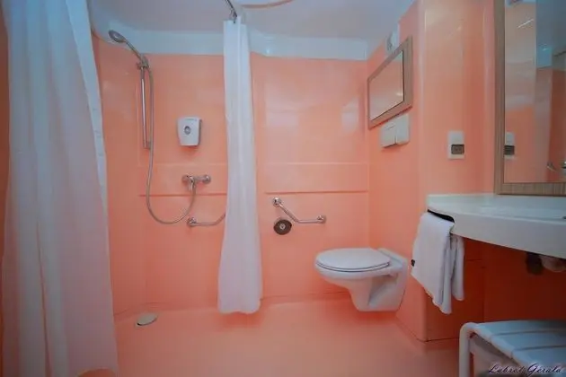 Standard Oda, 1 Çift Kişilik Yatak