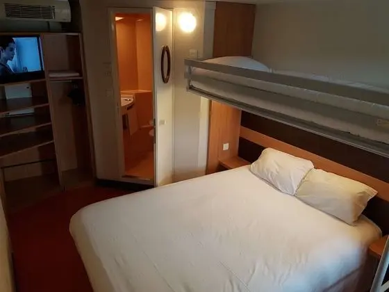 Standard Oda, Birden Çok Yatak (1 Double and 1 Single bed)