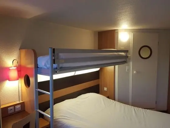 Standard Oda, Birden Çok Yatak (1 Double and 1 Single bed)