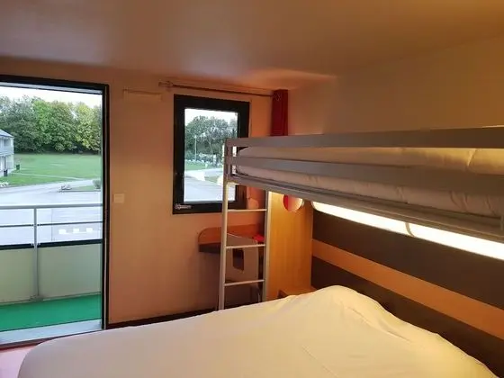 Standard Oda, Birden Çok Yatak (1 Double and 1 Single bed)