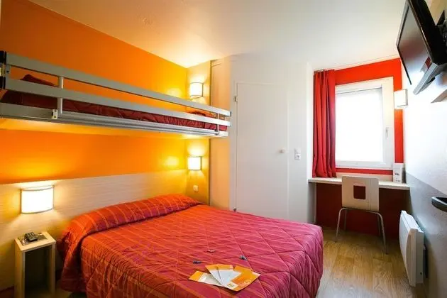 Standard Oda, Birden Çok Yatak (1 Double and 1 Single bed)