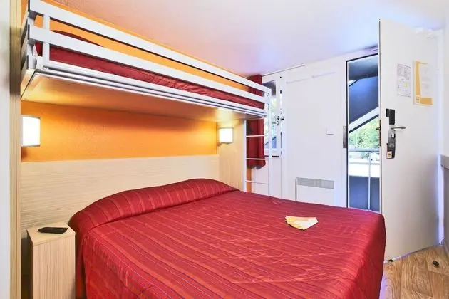Standard Oda, Birden Çok Yatak (1 Double and 1 Single bed)