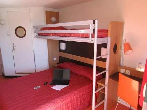 Standard Oda, Birden Çok Yatak (1 Double and 1 Single bed)