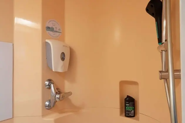 Standard Oda, Birden Çok Yatak (1 Double and 1 Single bed)