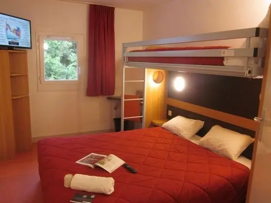 Standard Oda, Birden Çok Yatak (1 Double and 1 Single bed)