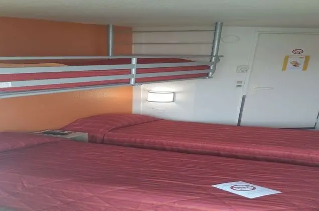 Standard Oda, 3 Tek Kişilik Yatak