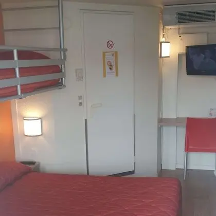 Standard Oda, Birden Çok Yatak (1 Double and 1 Single bed)