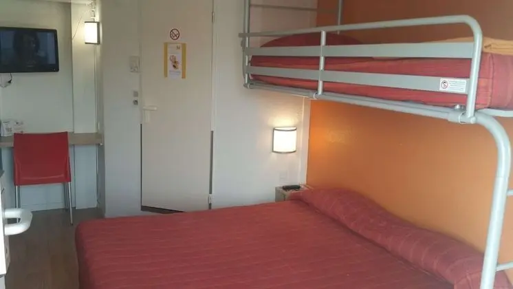 Standard Oda, Birden Çok Yatak (1 Double and 1 Single bed)