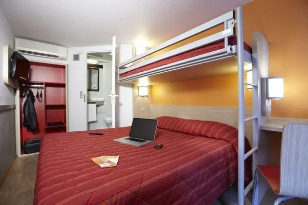Standard Oda, Birden Çok Yatak (1 Double and 1 Single bed)