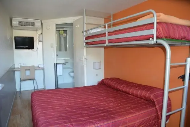 Standard Oda, Birden Çok Yatak (1 Double and 1 Single bed)