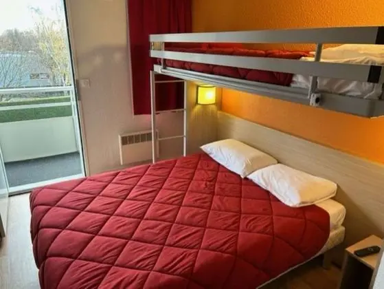 Standard Oda, Birden Çok Yatak (1 Double and 1 Single bed)