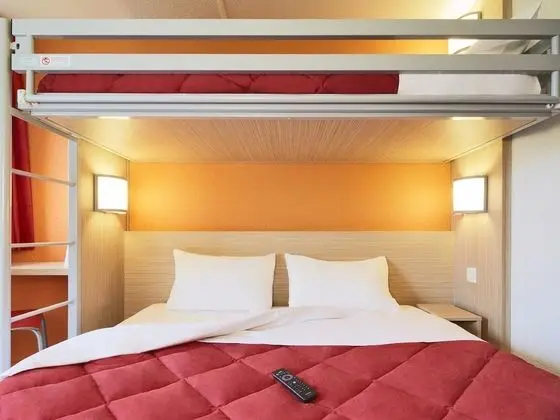 Standard Oda, Birden Çok Yatak (1 Double and 1 Single bed)