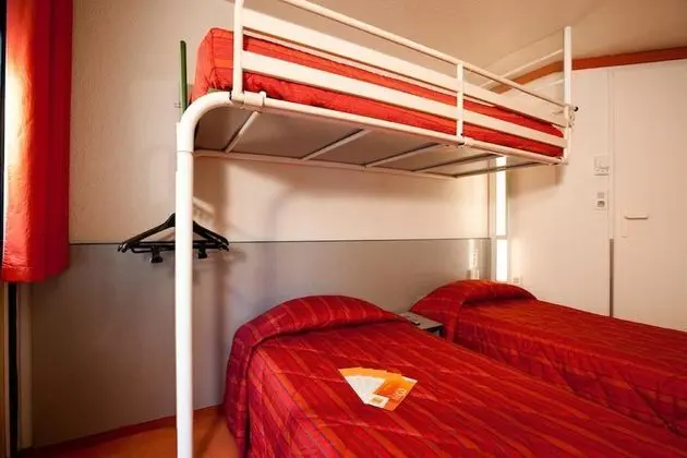 Standard Oda, Birden Çok Yatak (1 Double and 1 Single bed)