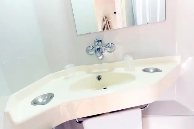 Standard Oda, Birden Çok Yatak (1 Double and 1 Single bed)