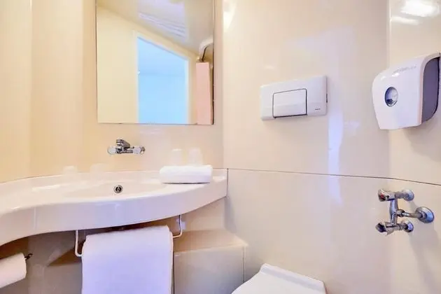 Standard Oda, Birden Çok Yatak (1 Double and 1 Single bed)