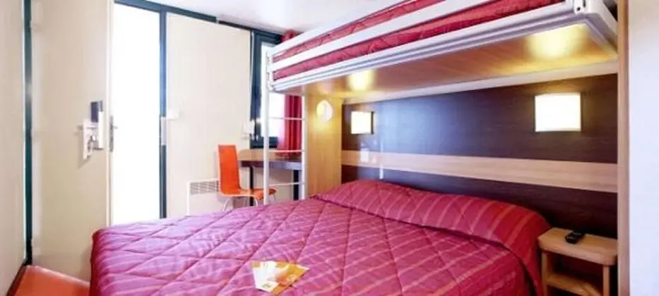 Standard Oda, Birden Çok Yatak (1 Double and 1 Single bed)