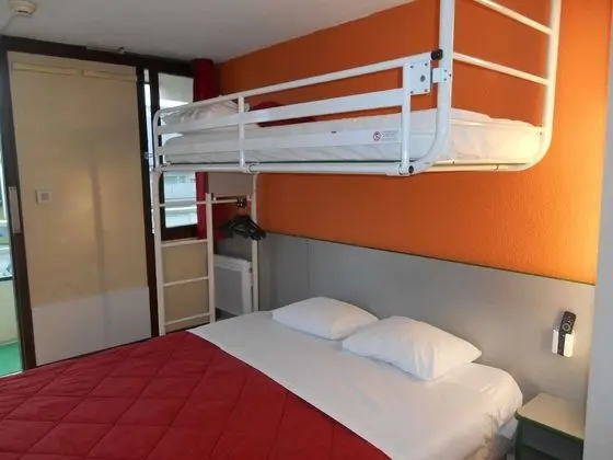 Standard Oda, Birden Çok Yatak (1 Double and 1 Single bed)