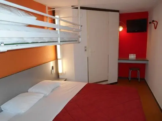 Standard Oda, Birden Çok Yatak (1 Double and 1 Single bed)