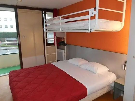 Standard Oda, Birden Çok Yatak (1 Double and 1 Single bed)