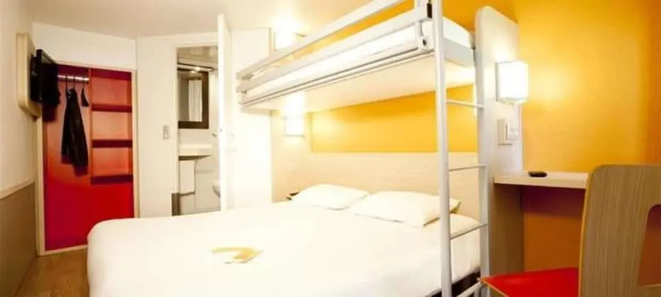Standard Oda, Birden Çok Yatak (1 Double and 1 Single bed)