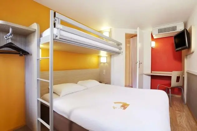 Standard Oda, Birden Çok Yatak (1 Double and 1 Single bed)