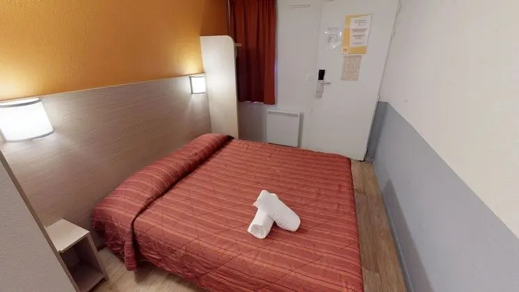 Standard Oda, 1 Çift Kişilik Yatak