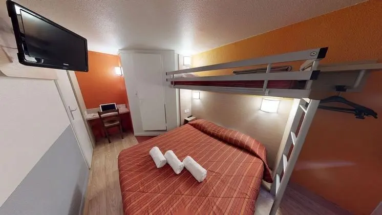Standard Oda, Birden Çok Yatak (1 Double and 1 Single bed)