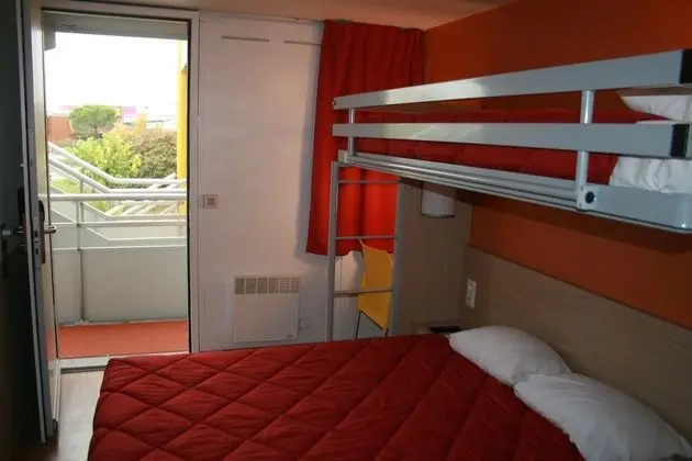 Standard Oda, Birden Çok Yatak (1 Double and 1 Single bed)