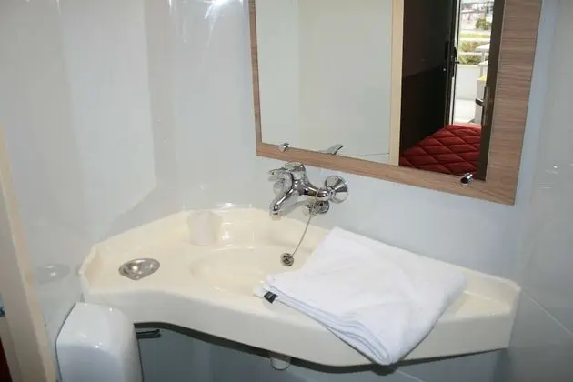 Standard Oda, Birden Çok Yatak (1 Double and 1 Single bed)