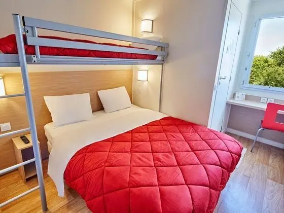 Standard Oda, Birden Çok Yatak (1 Double and 1 Single bed)