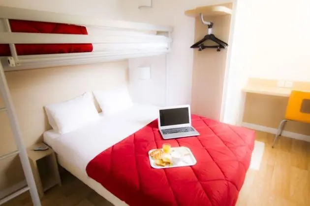 Standard Oda, Birden Çok Yatak (1 Double and 1 Single bed)