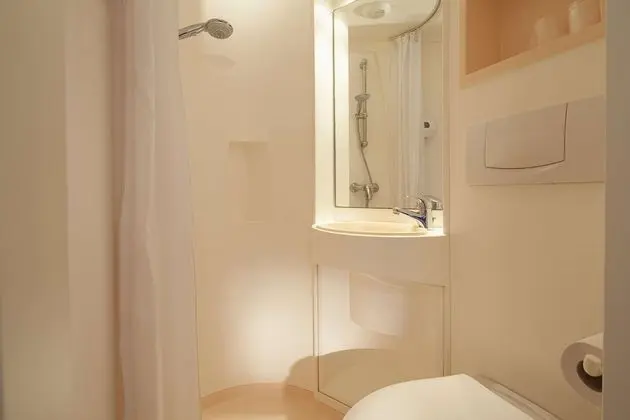 Standard Oda, Birden Çok Yatak (1 Double and 1 Single bed)