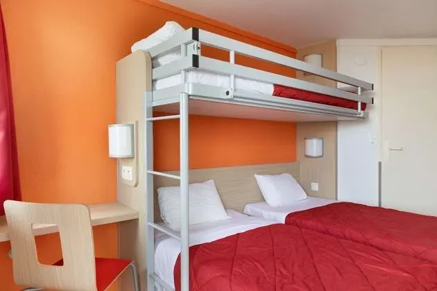 Standard Oda, Birden Çok Yatak (1 Double and 1 Single bed)