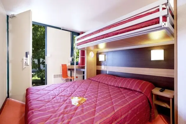 Standard Oda, Birden Çok Yatak (1 Double and 1 Single bed)