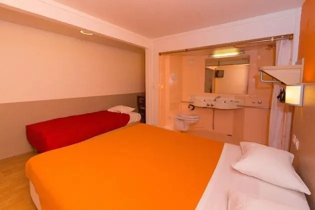 Standard Oda, Birden Çok Yatak (1 Double and 1 Single bed)
