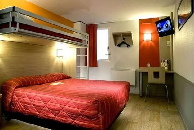 Standard Oda, Birden Çok Yatak (1 Double and 1 Single bed)