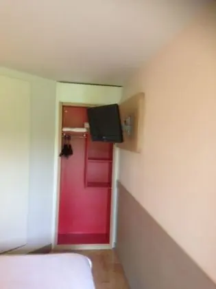 Standard Oda, Birden Çok Yatak (1 Double and 1 Single bed)
