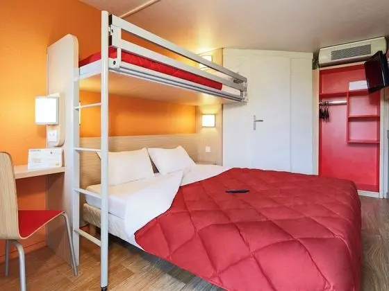 Standard Oda, Birden Çok Yatak (1 Double and 1 Single bed)