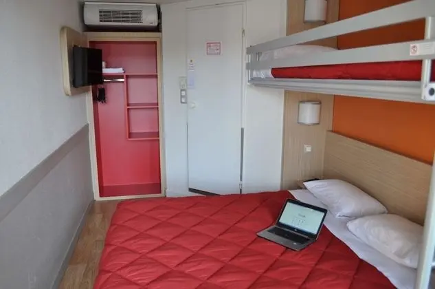 Standard Oda, Birden Çok Yatak (1 Double and 1 Single bed)