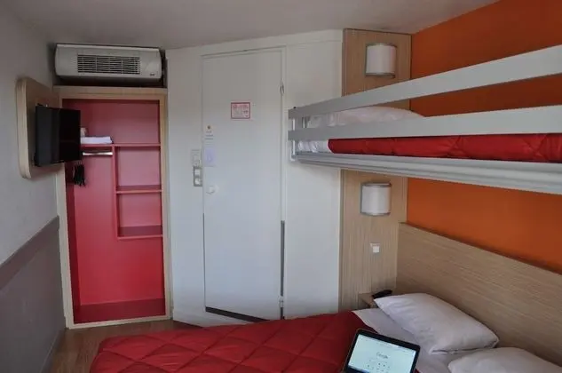 Standard Oda, Birden Çok Yatak (1 Double and 1 Single bed)
