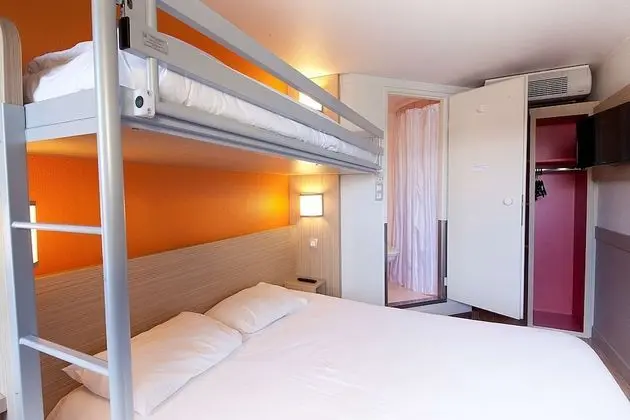 Standard Oda, Birden Çok Yatak (1 Double and 1 Single bed)