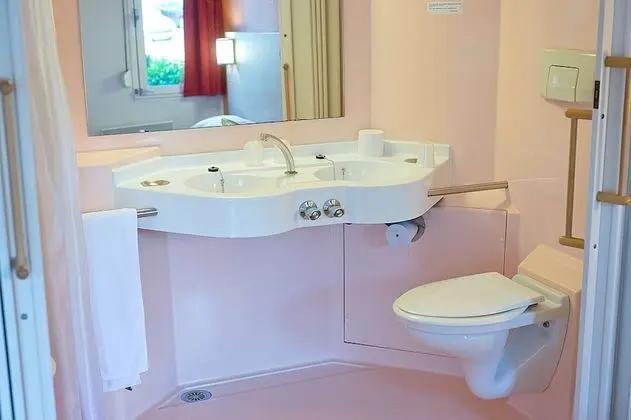 Standard Oda, Birden Çok Yatak (1 Double and 1 Single bed)